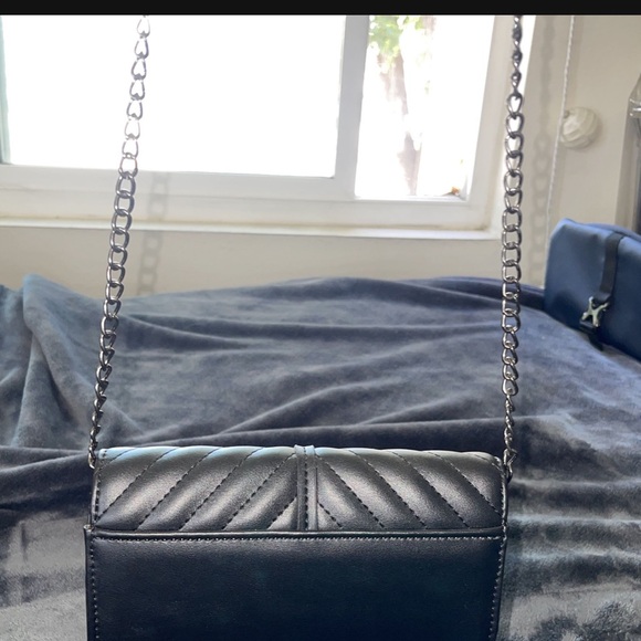 Small Purse - Picture 2 of 3